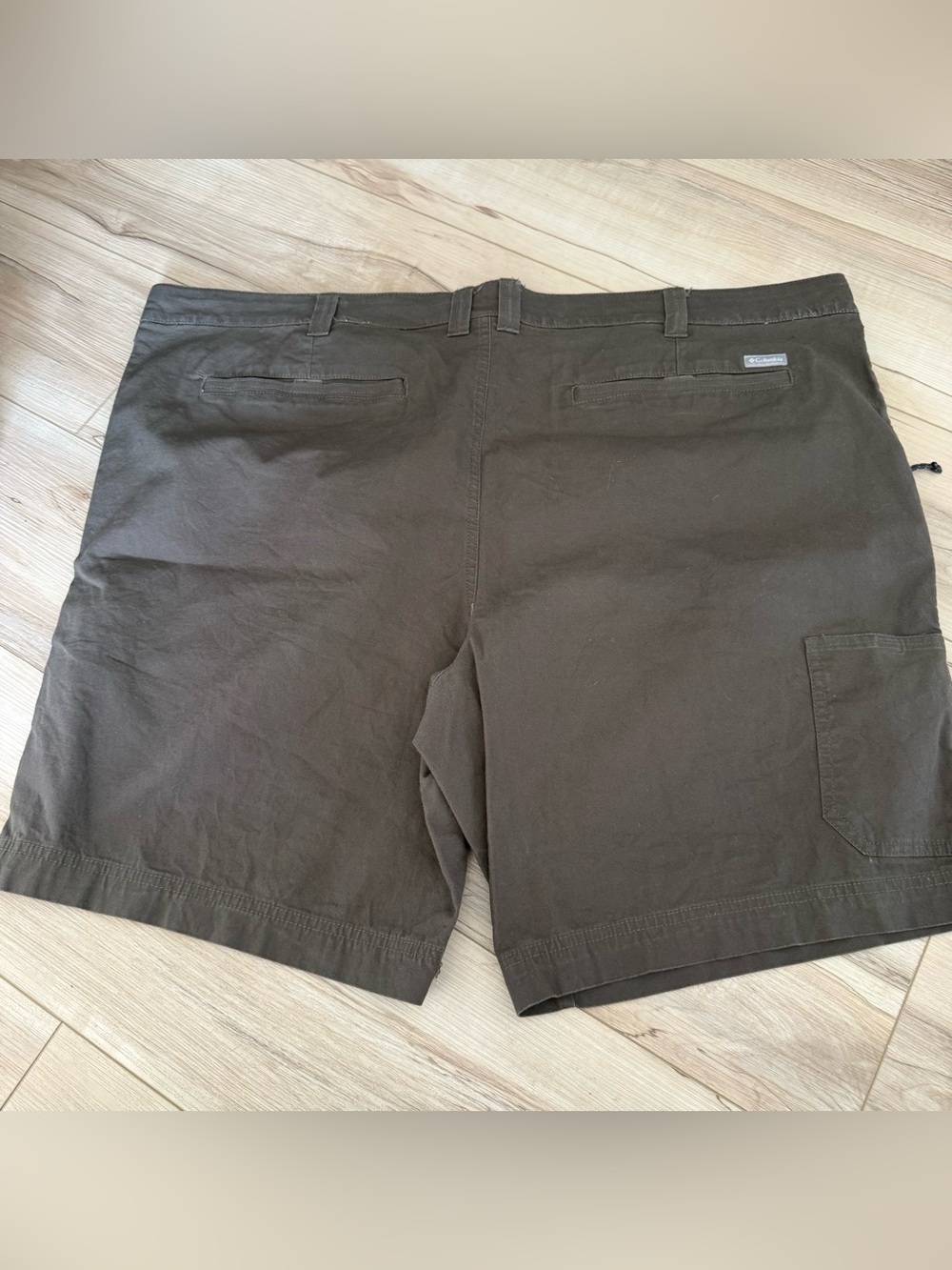 Columbia brown flat front cargo chino shorts size 48 - Picture 2 of 5